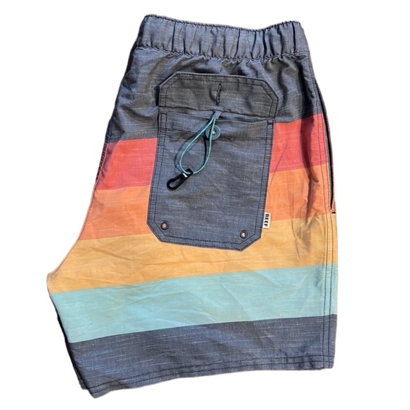 NWOT Reef Simply Swim Trunks - Picture 8 of 8